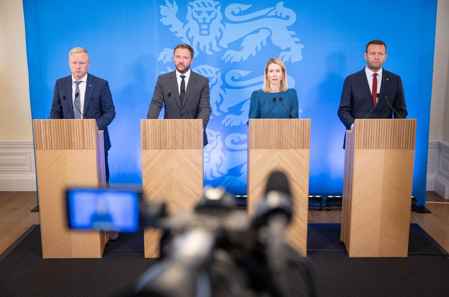 2024. aasta riigieelarve kava tutvustav pressikonverents Stenbocki majas 26. septembril. Pildil (vasakult) Mart Võrklaev, Margus Tsahkna, Kaja Kallas ja Lauri Läänemets.
