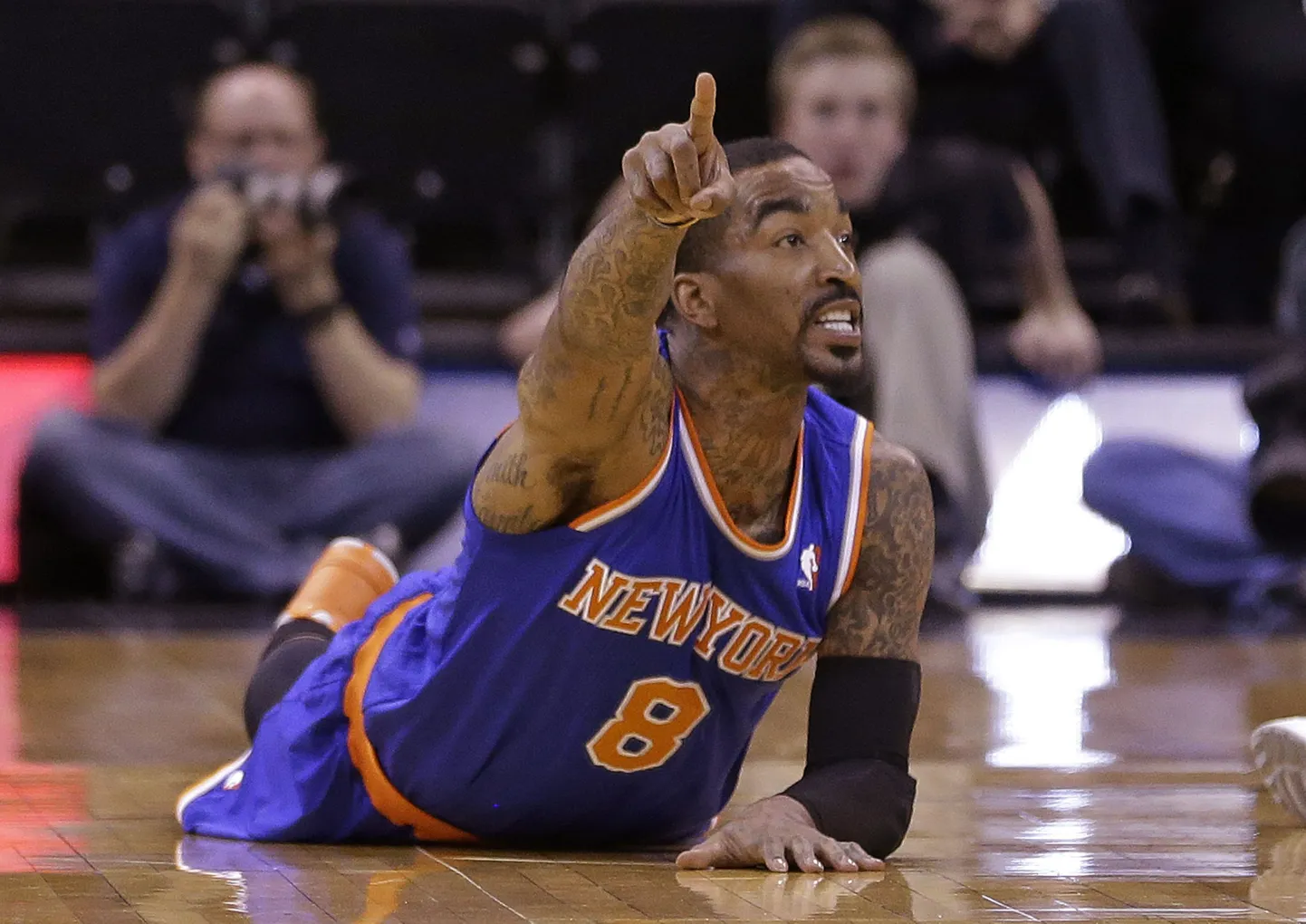 New York Knicksil ja J.R. Smithil (pildil) ei õnnestunud tänavu NBAs play-off'i pääsu künnist ületada.