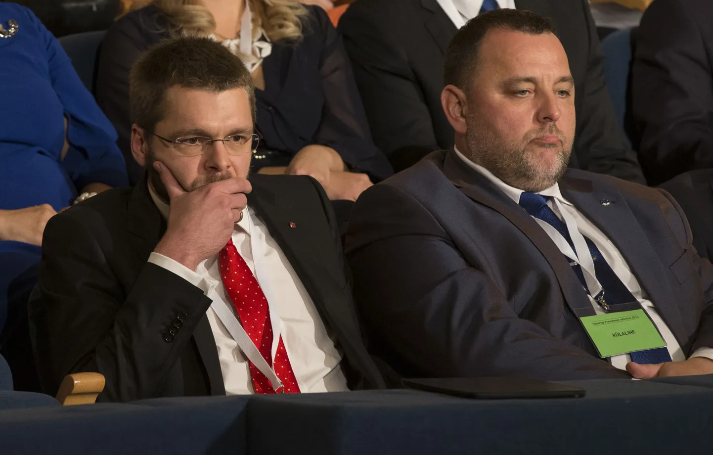 Töö- ja terviseminister Jevgeni Ossinovski (paremal) ja rahandusminister Sven Sester (vasakul) peavad lähiajal leidma üksmeele tervishoiu rahastamise osas.