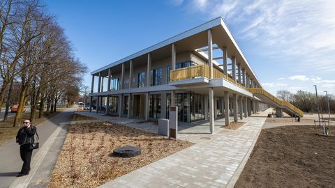 FOTOD ⟩ Lasnamäel avati Eesti suurim ringmaja