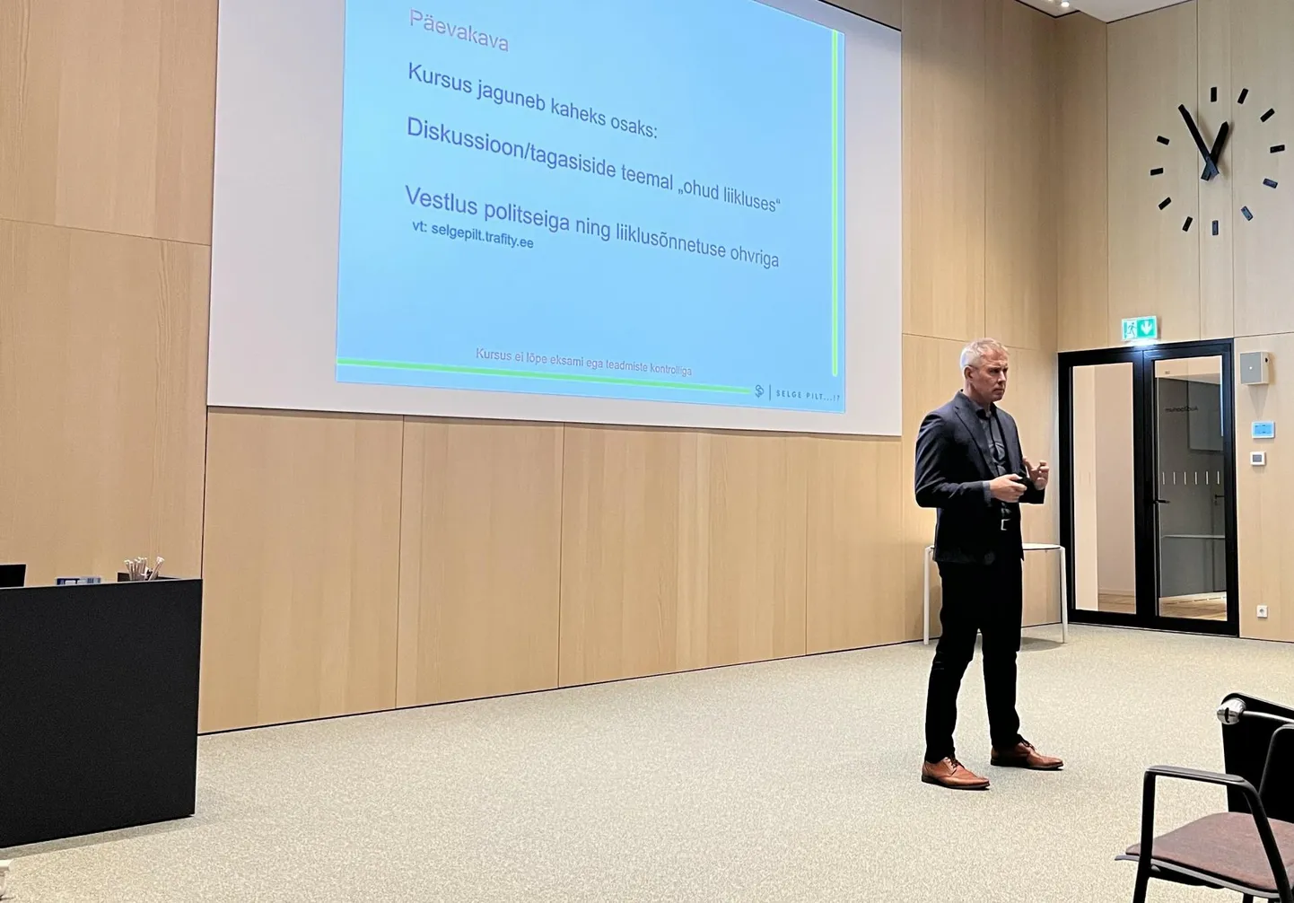 Liikluspsühholoog dr Gunnar Meinhard on oma meeskonnaga 16 aasta jooksul liiklustarkust jaganud mitmekümnele tuhandele koolinoorele.