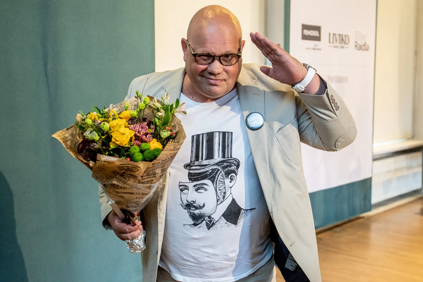 Romaanivõistluse võitja Paavo Matsin.