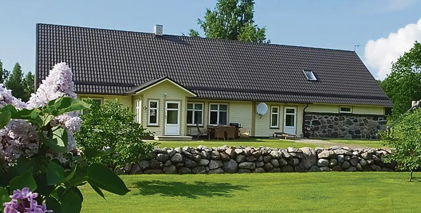 Pärnumaa hinnalisim maakodu asub Varbla vallas mere lähedal ja metsade vahel, on imelise haljastuse ja superluks sisekujundusega rehielamu.