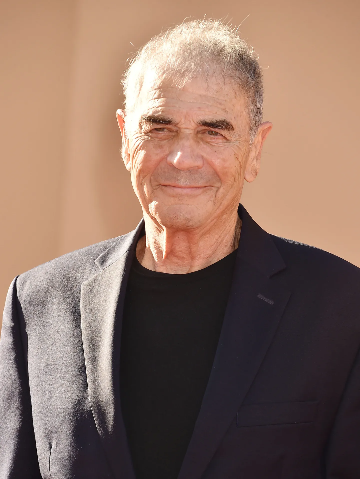 Robert Forster.