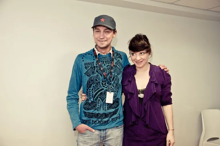 Produtsent Tarmo Tuvike ja Nouvelle Vague lauljanna