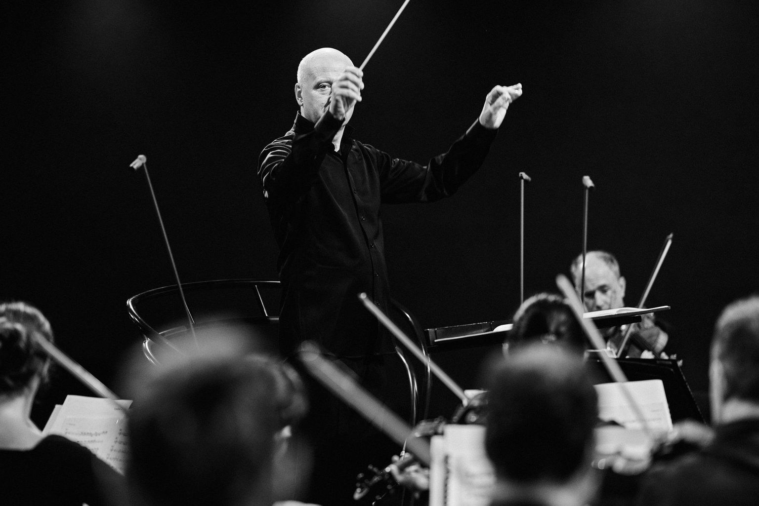 «Mina tahan, et Eesti Festivaliorkester muutuks maailmakultuuri üheks osaks,» tunnistab Paavo Järvi lisades, et orkestri suurimaks missiooniks on Eesti tutuvustamine maailmale.