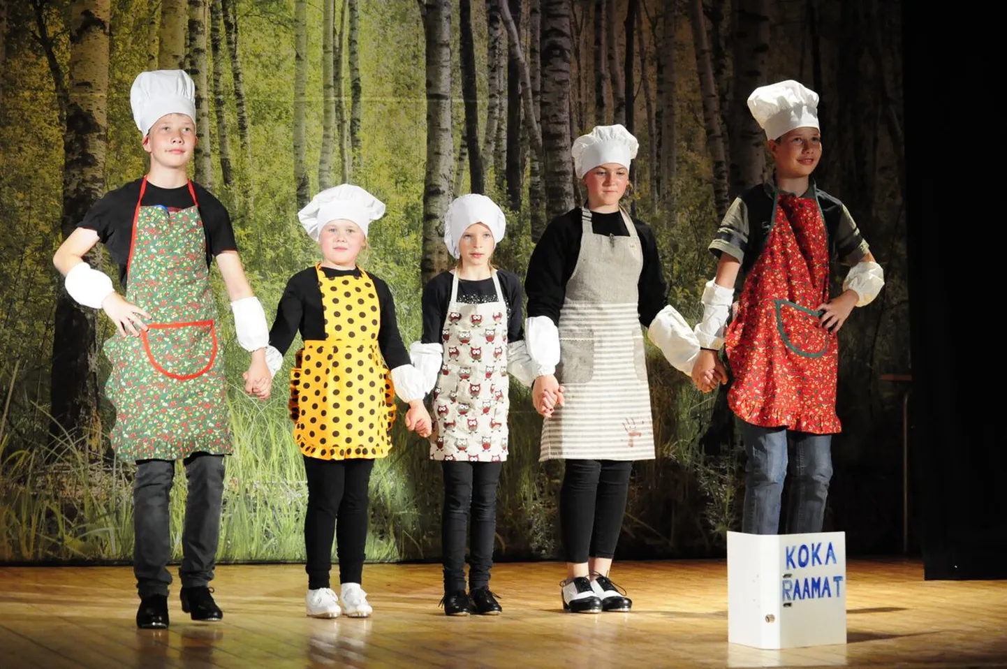 „Värska Verinoored“ steppisid kokkadena.