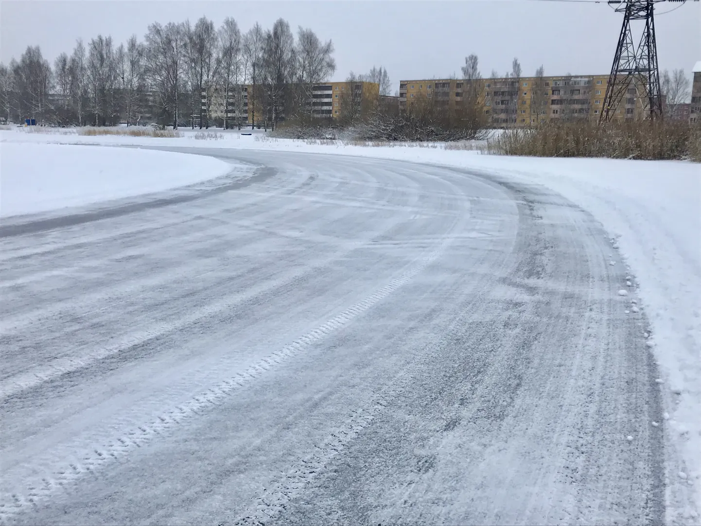 Anne kanalil saab nüüd uisutada 10 meetri laiusel jäärajal