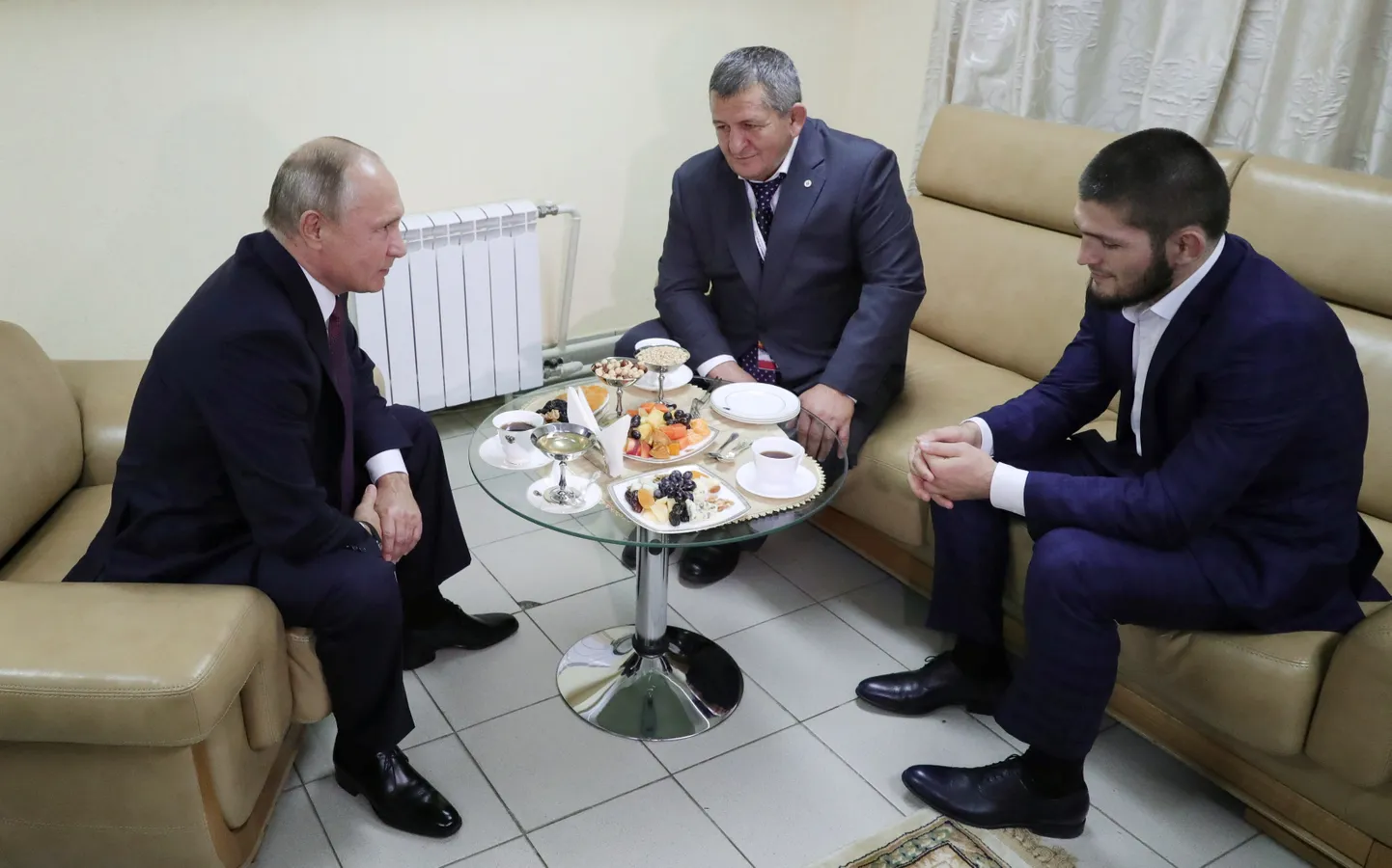 Vladimir Putin kohtumas Habib Nurmagomedoviga.