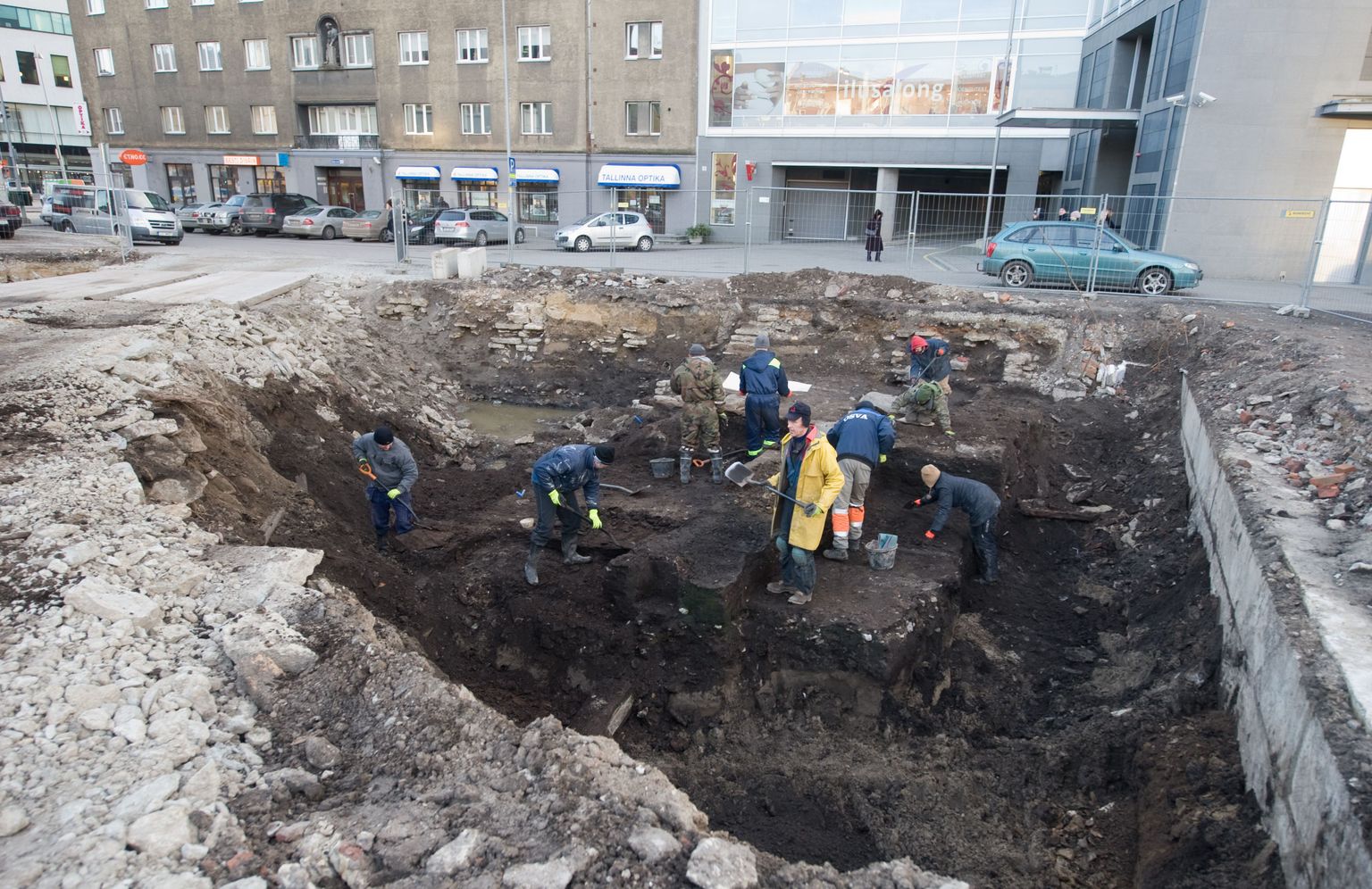 Arheoloogilised väljakaevamised EKA krundil.