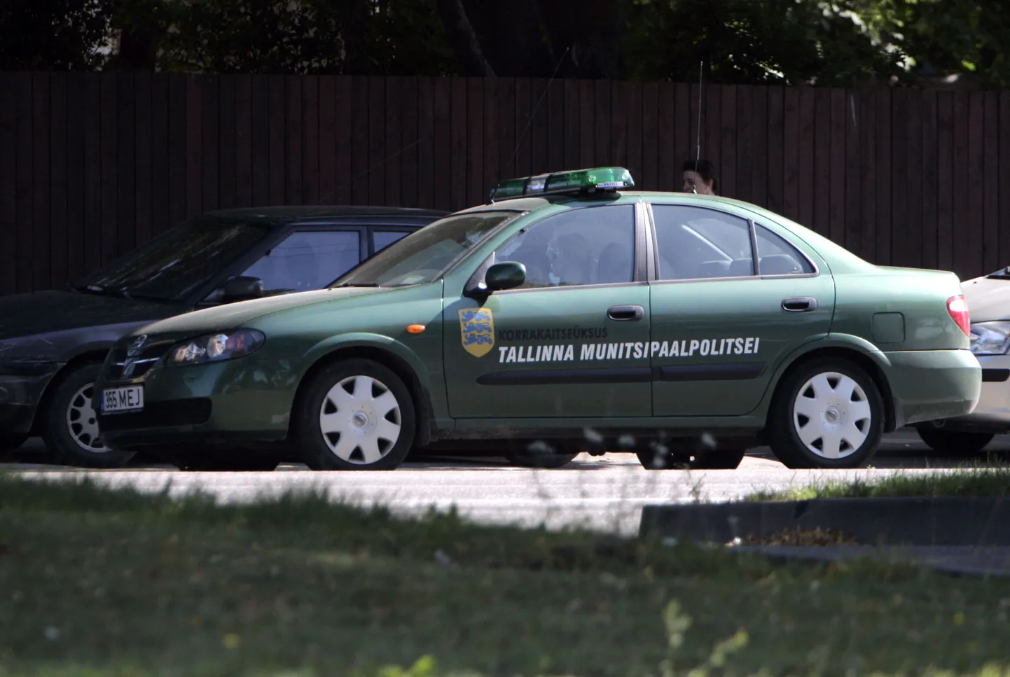 Машина таллиннской муниципальной полиции.