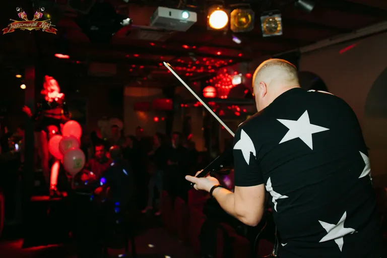 Deja Vu laval rokkis Eesti parim viiuldaja - Timo Vendt!