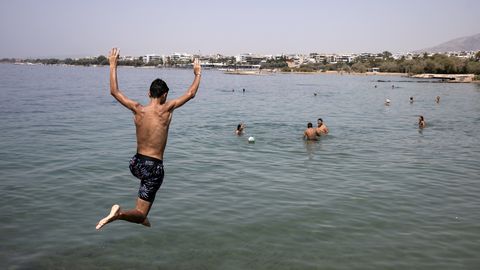 На Грецию идет самая сильная за последние десятилетия жара: почти 50 градусов