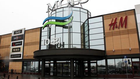 Uz laiku slēgts tirdzniecības centrs 