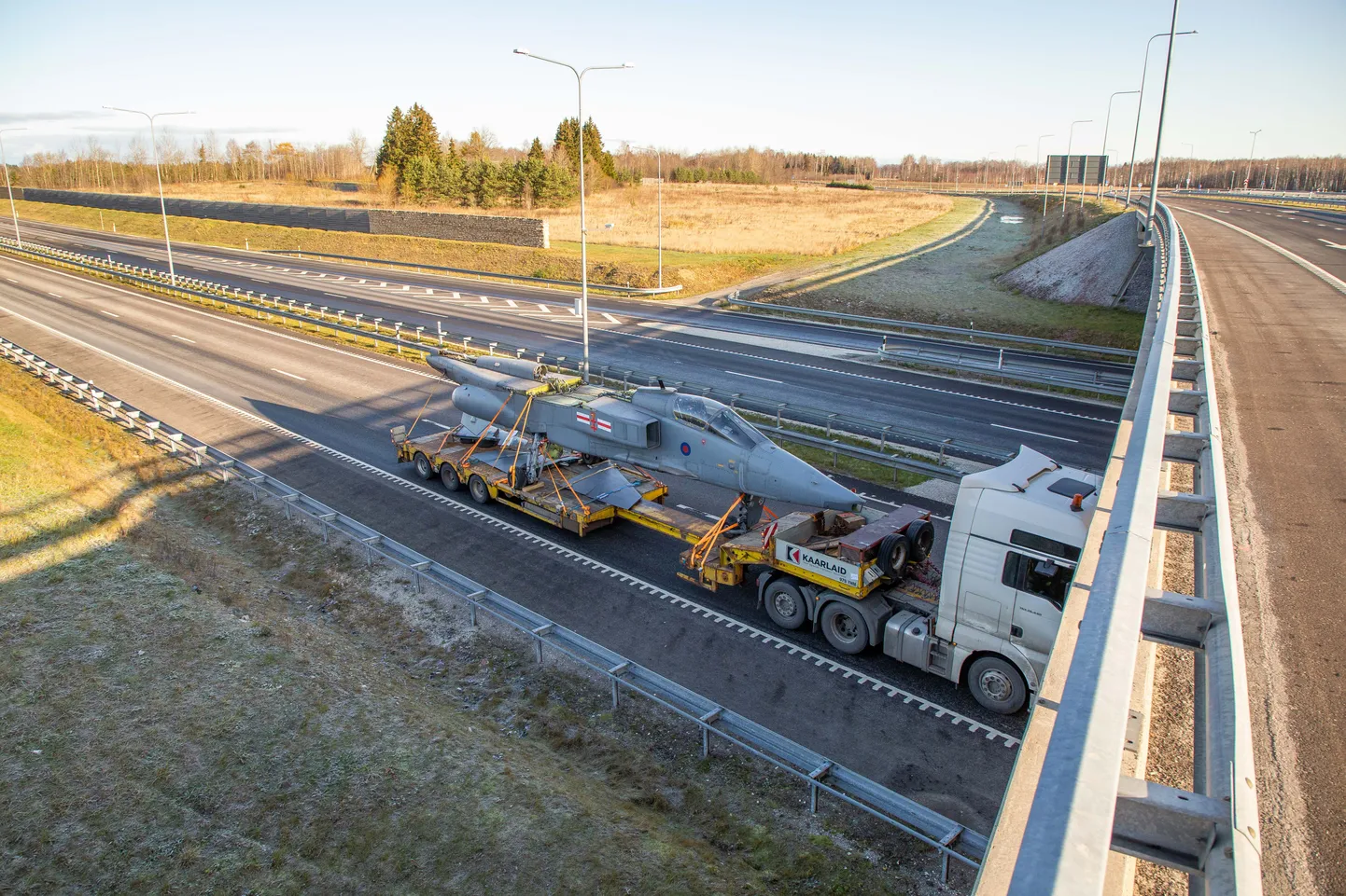 Ründelennuk Jaguar transporditakse Eesti Lennundusmuuseumisse