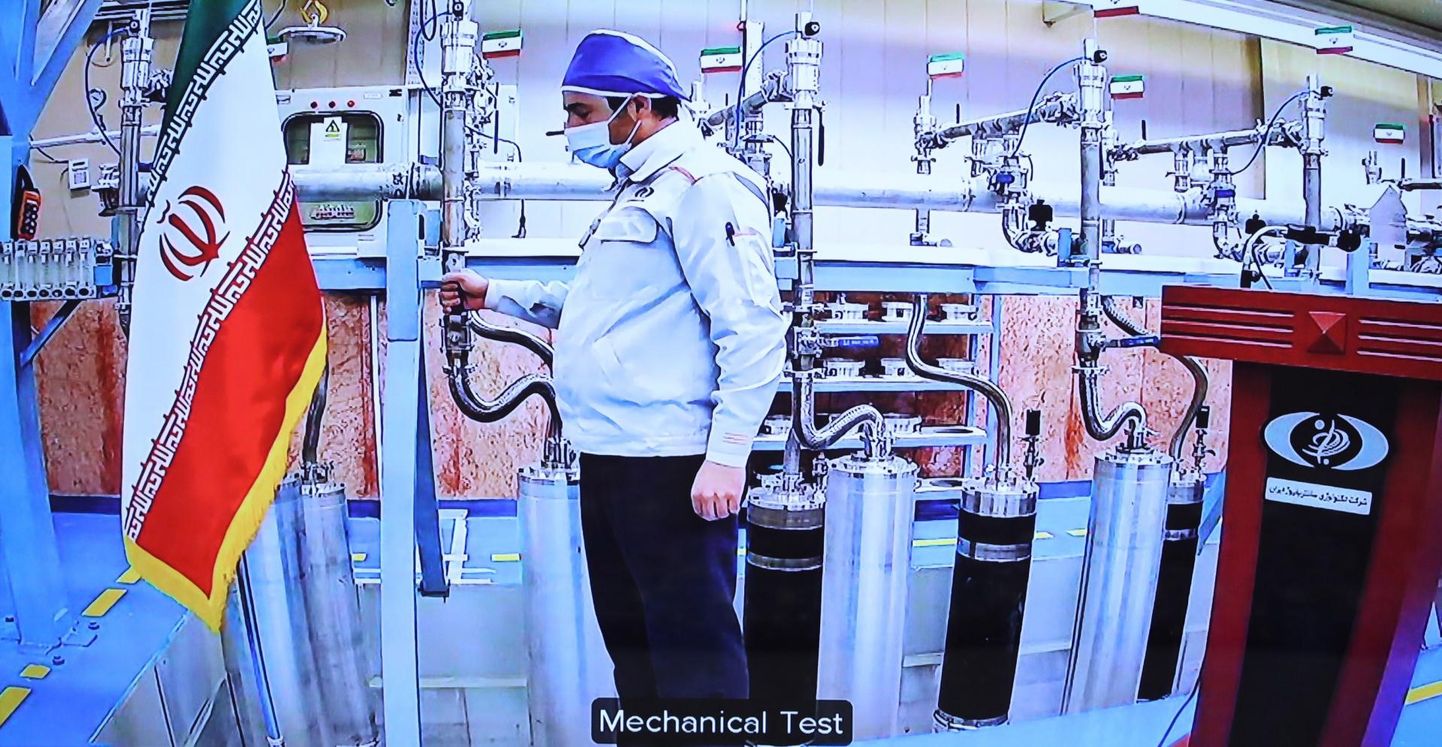 Alles eelmisel nädalal tähistasid Natanzi tuumajaama tehnikud Iraani tuumatehnoloogia päeva videokõnega presidendile.