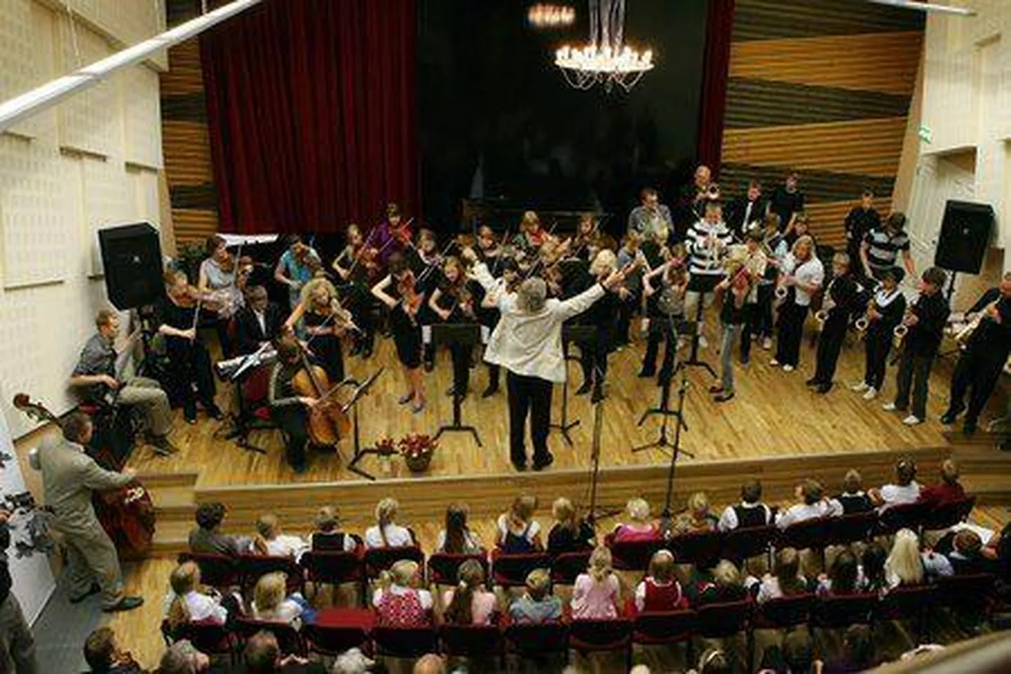 Vast valminud orkestrimajas andis 2008. aasta septembris esimese suure kontserdi Viljandi Noorte Sümfooniaorkester.