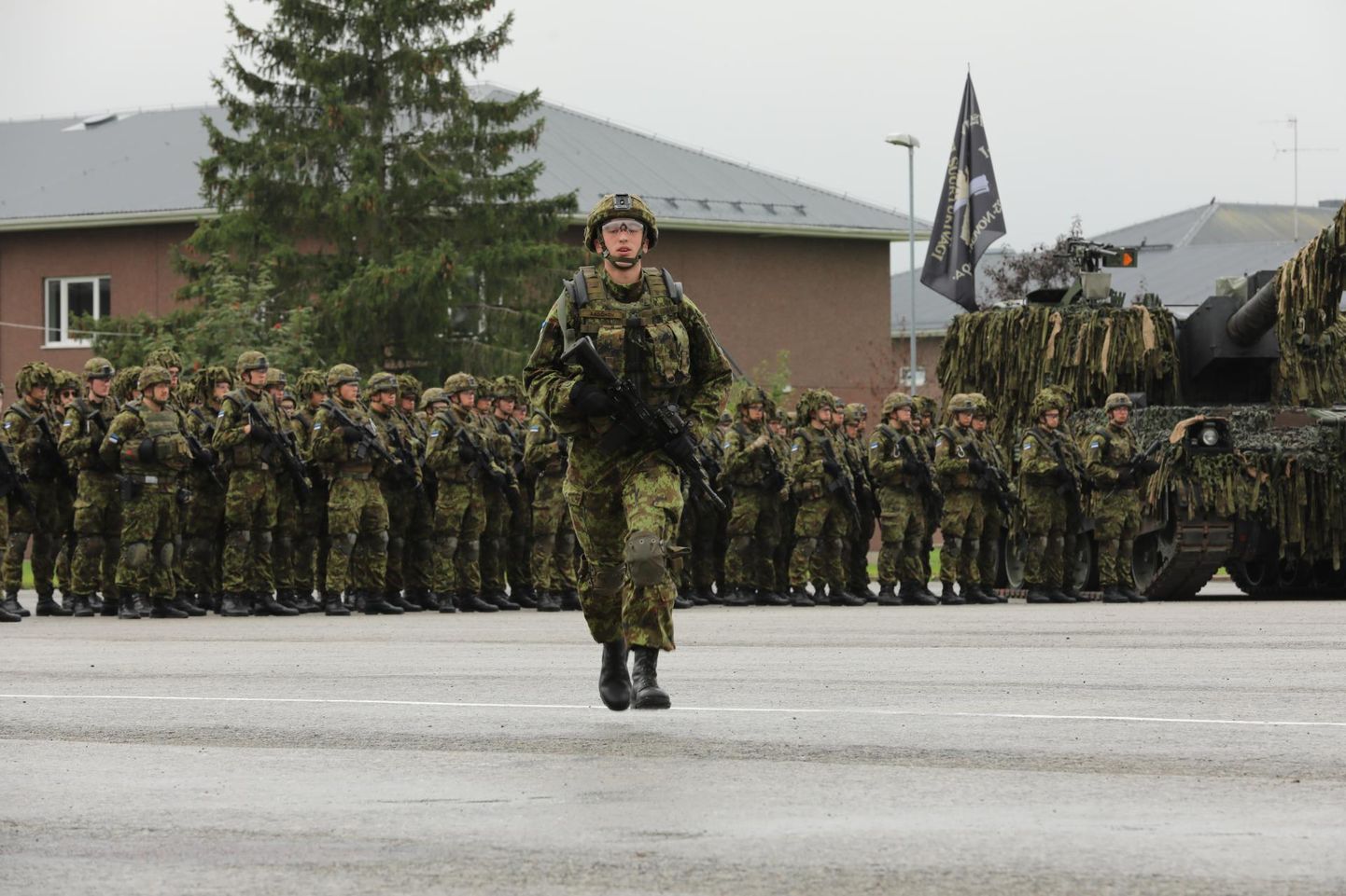 Tapa ja Jõhvi linnakus vandus Eesti riigile truudust üle 1100 sõduri.