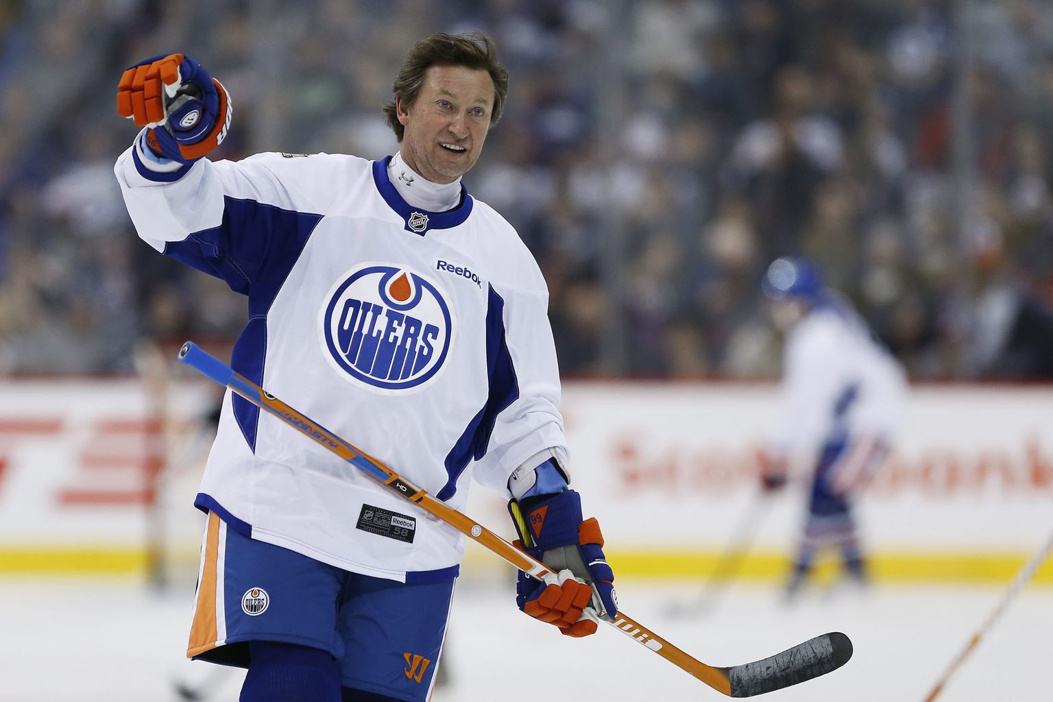 Endine jäähokiklubi Edmontoni Oilers superstaar ja juhatuse liige Wayne Gretzky hakkab tööle televisioonis.