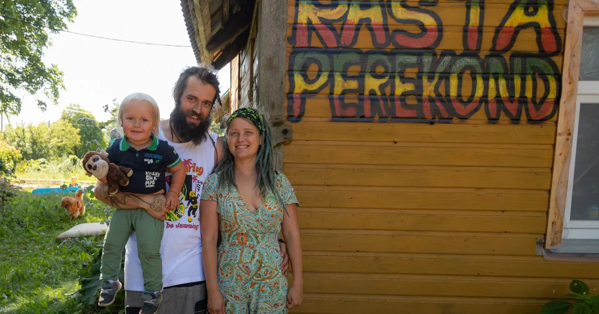 Maale kolinud pere laotab TikTokis oma elu rahva ette