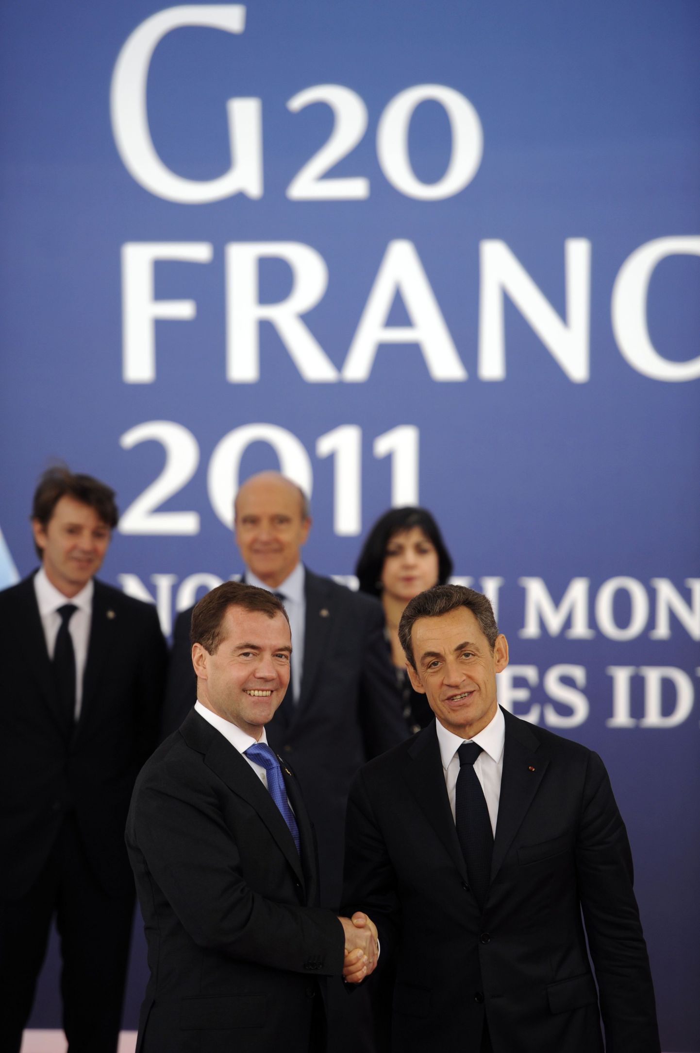 Vene president Dmitri Medvedev (ees vasakul) koos Prantsuse kolleegi Nicolas Sarkozyga Cannes'is.
