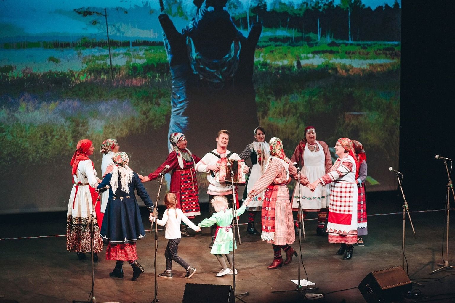 Hõimupäevad 2020 peakontsert Tallinnas Vabal Laval: Eesti Udmurdi Ühingu Ošmes folklooriansambel