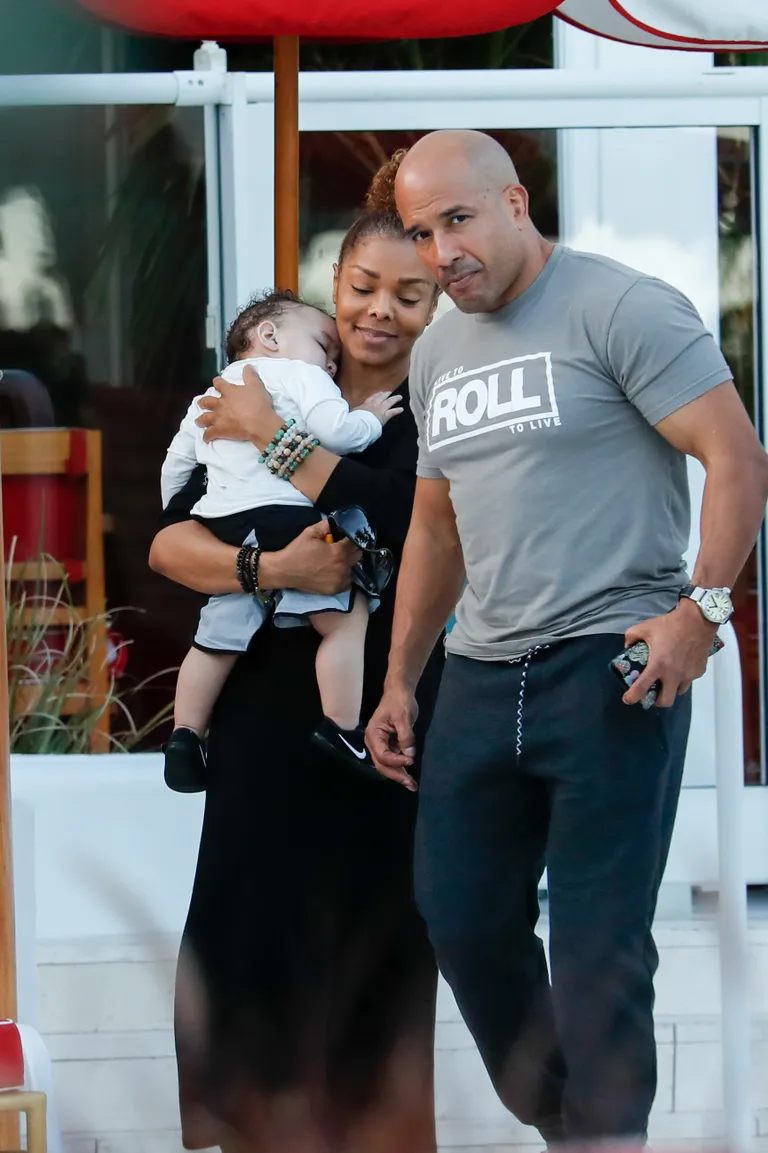 Janet Jackson pisipojaga Miamis