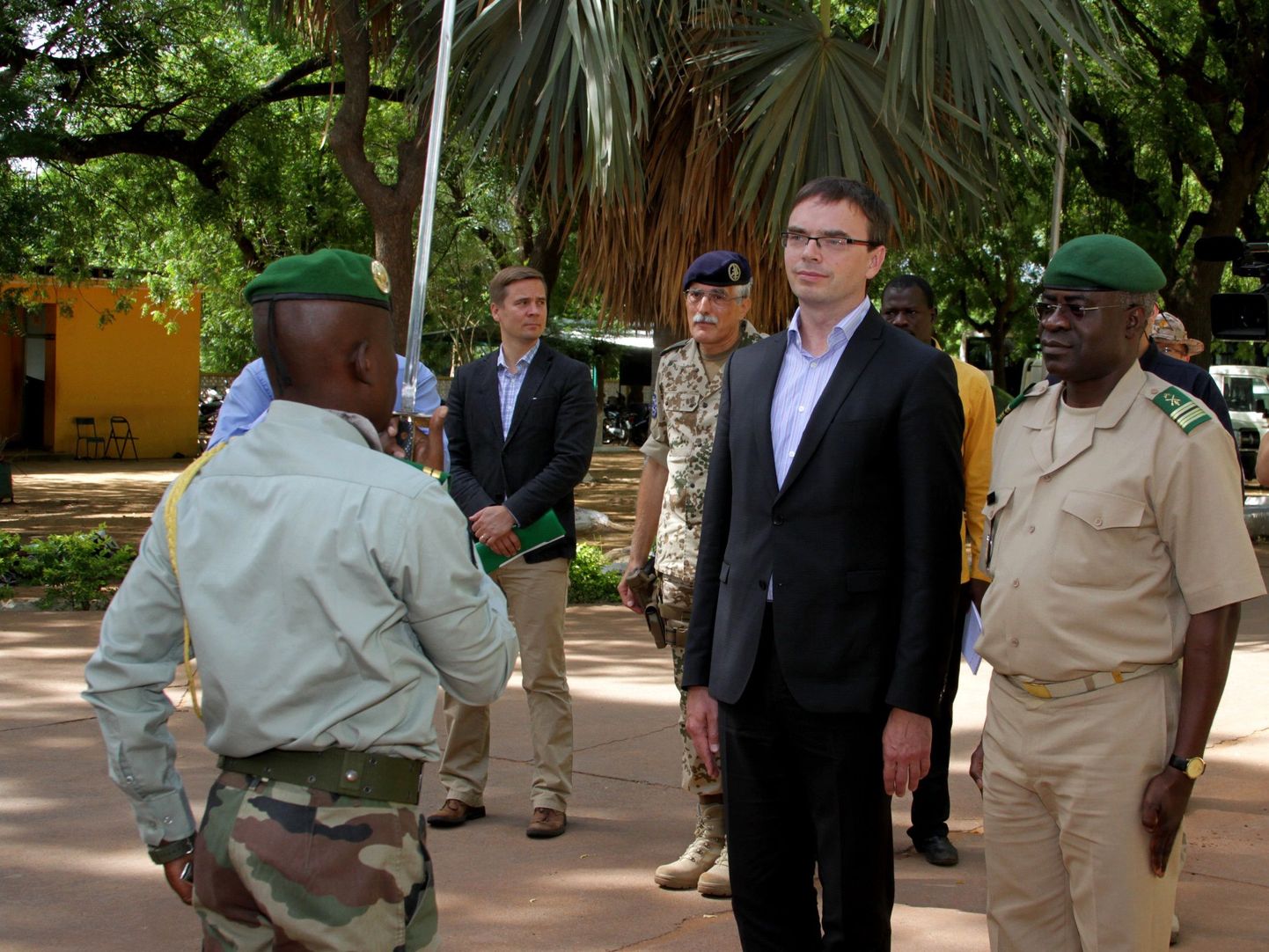 Sven Mikser külastamas EUTM Mali väljaõppekeskust Koulikoros.