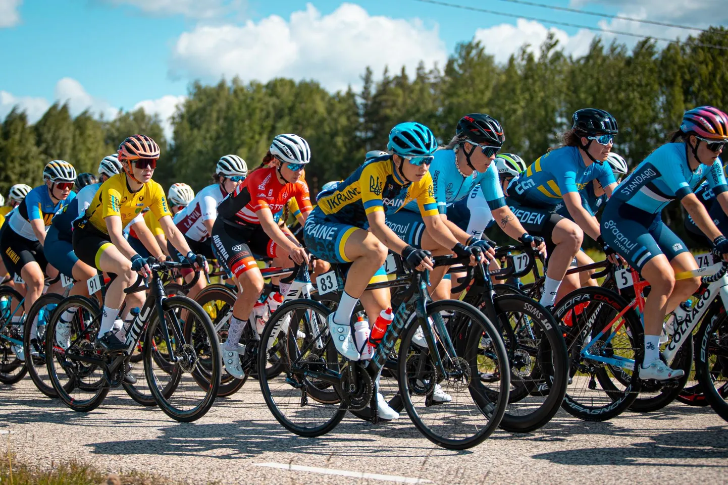 Laupäeval on Tartus ühepäevasõit Ladies Tour of Estonia, kus osalevad tugevad välismaa ratturid ja Eesti paremik, sealhulgas Viljandi rattakasvandikud Elina Tasane ja Kristel Sandra Soonik.