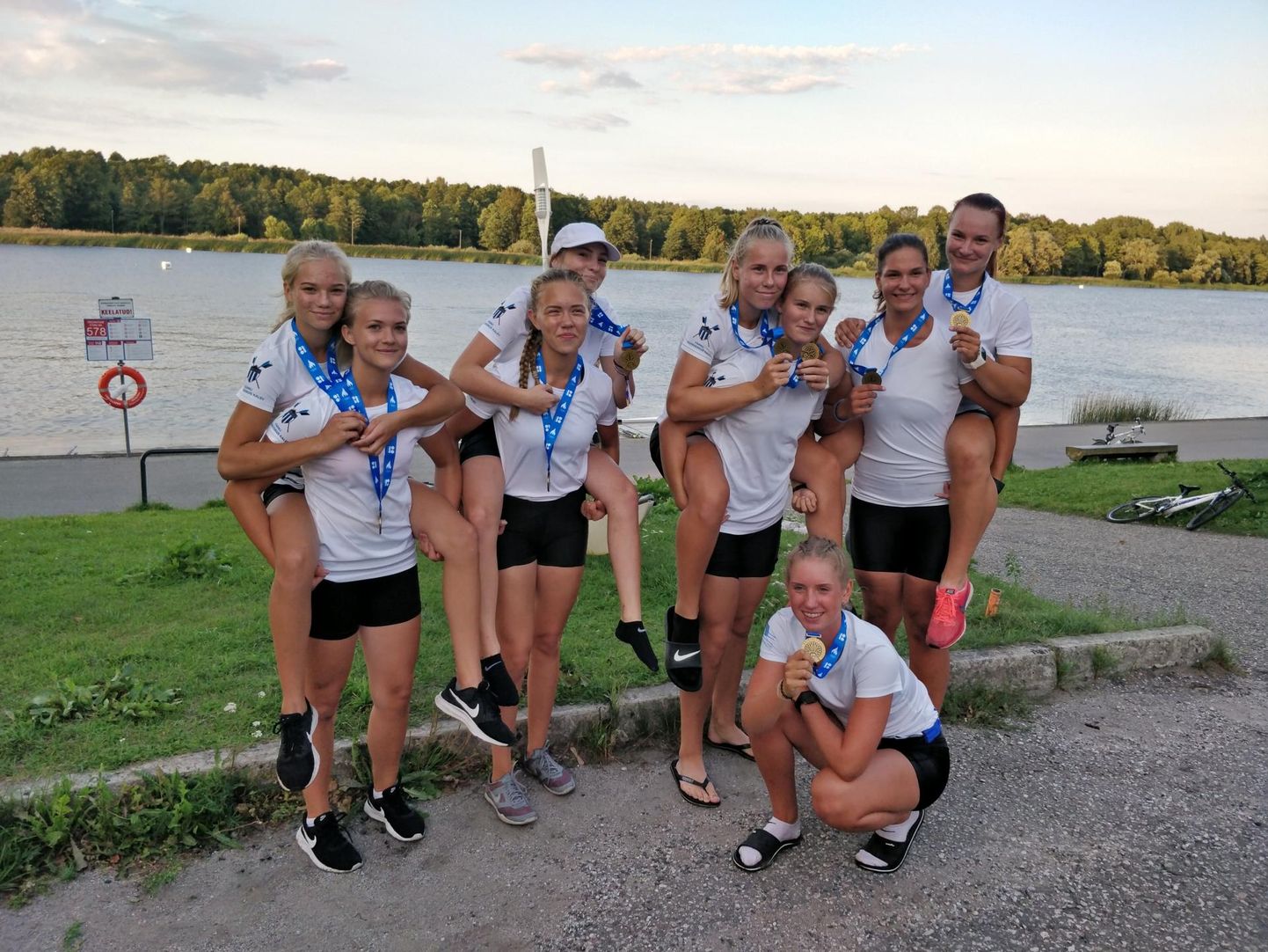 Nagu mullugi võitsid Kalevi sõudekeskuse neiud kaheksa­paadil Eesti meistritiitli.