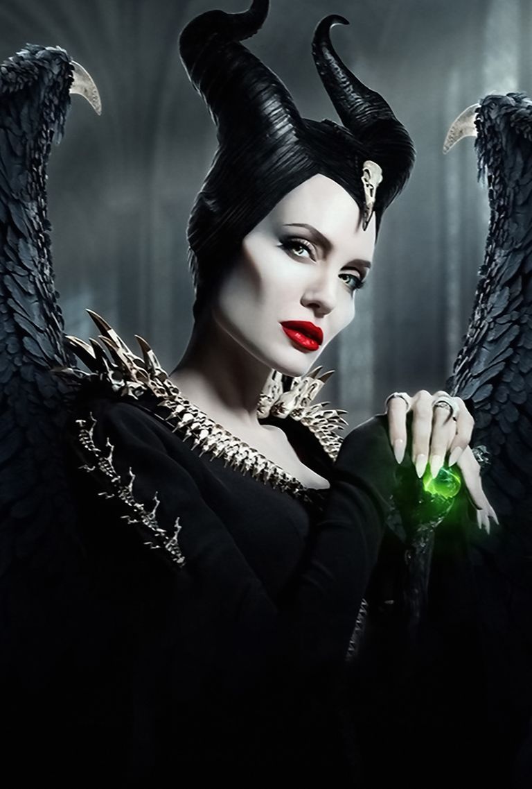 Filmi «Maleficent: Mistress of Evil» reklaamfoto, millel Angelina Jolie on Pahatarina