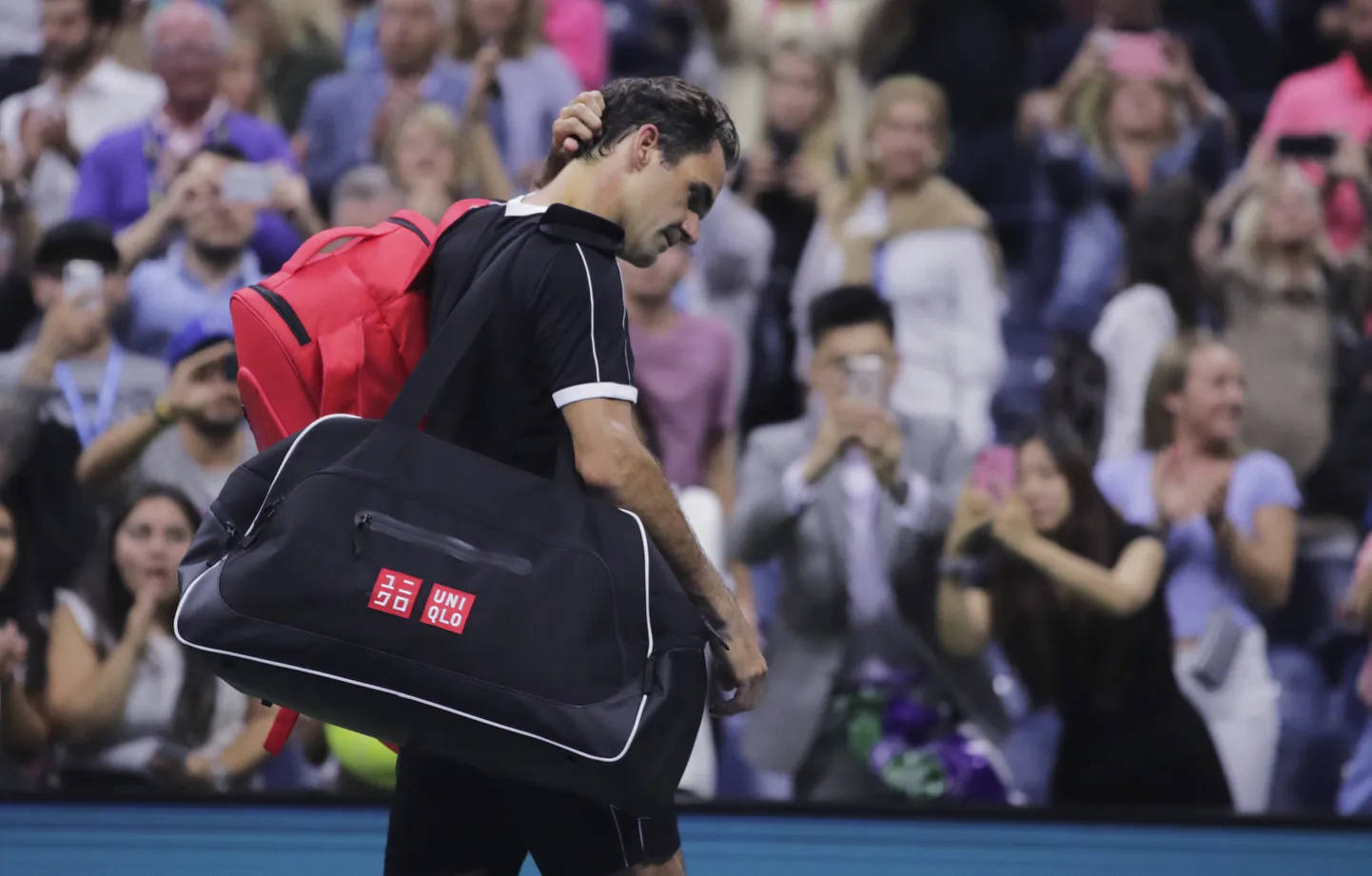 Rogerer Federer saadeti USA lahtistel reketeid pakkima.