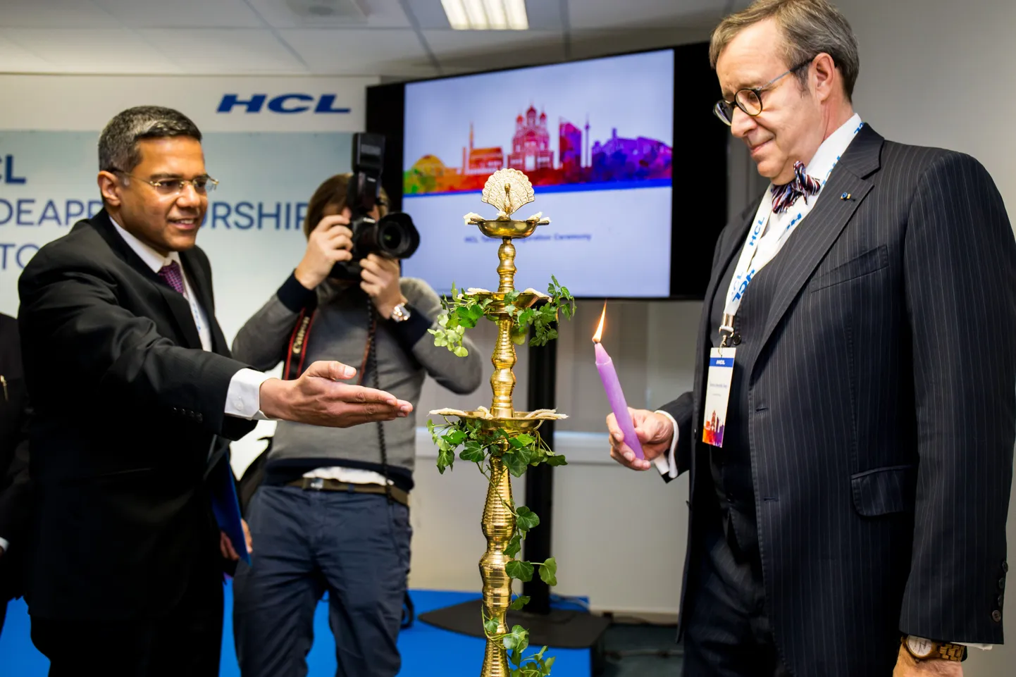 HCL Eesti kontori pidulik avamine Ülemistel. Pildil vasakult HCL Technologies finantsteenuste president RAHUL SINGH ja Eesti president TOOMAS HENDRIK ILVES.