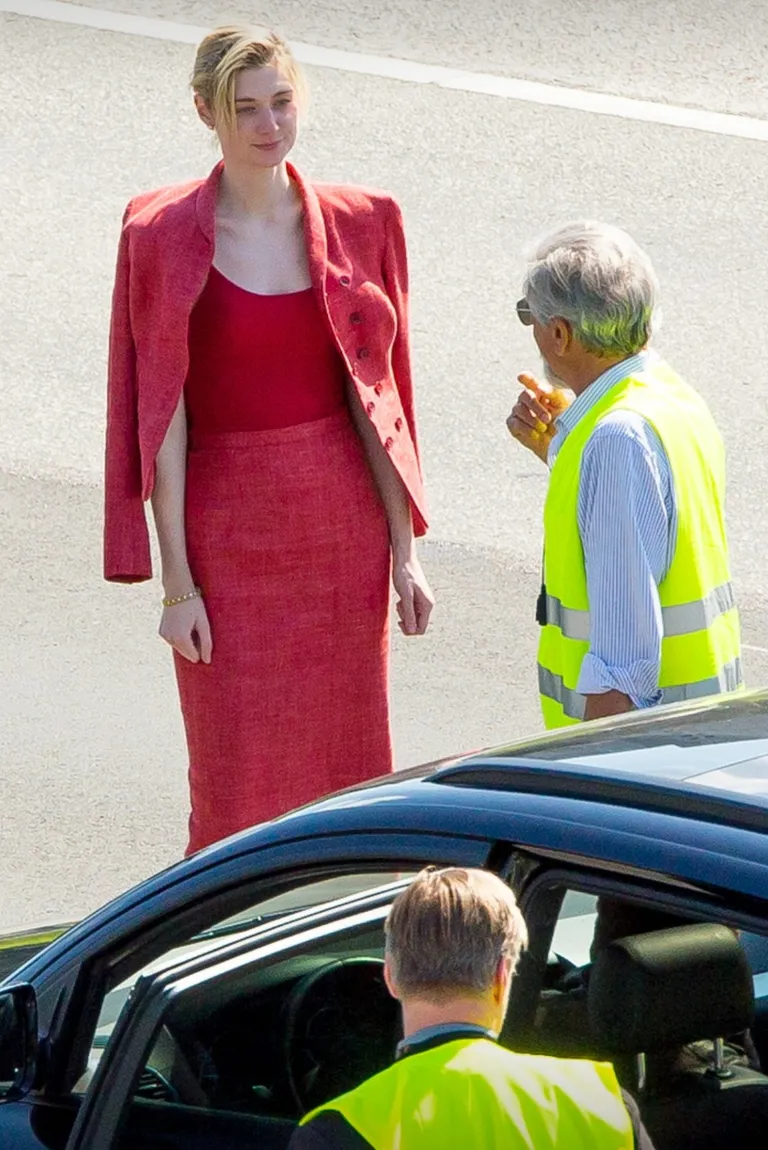 Elizabeth Debicki Laagna teel võtetel.