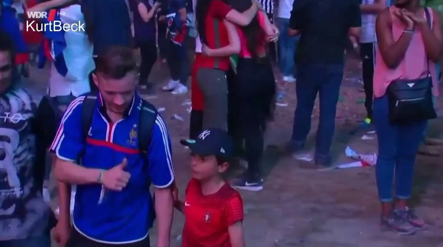 Kümneaastane Mathis lohutamas prantslast