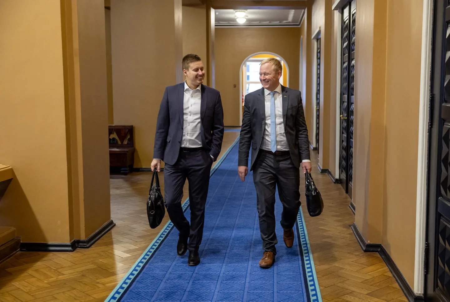 Riigikogu Reformierakonna fraktsiooni esimees Erkki Keldo (vasakul) ja rahandusminister Mart Võrklaev.