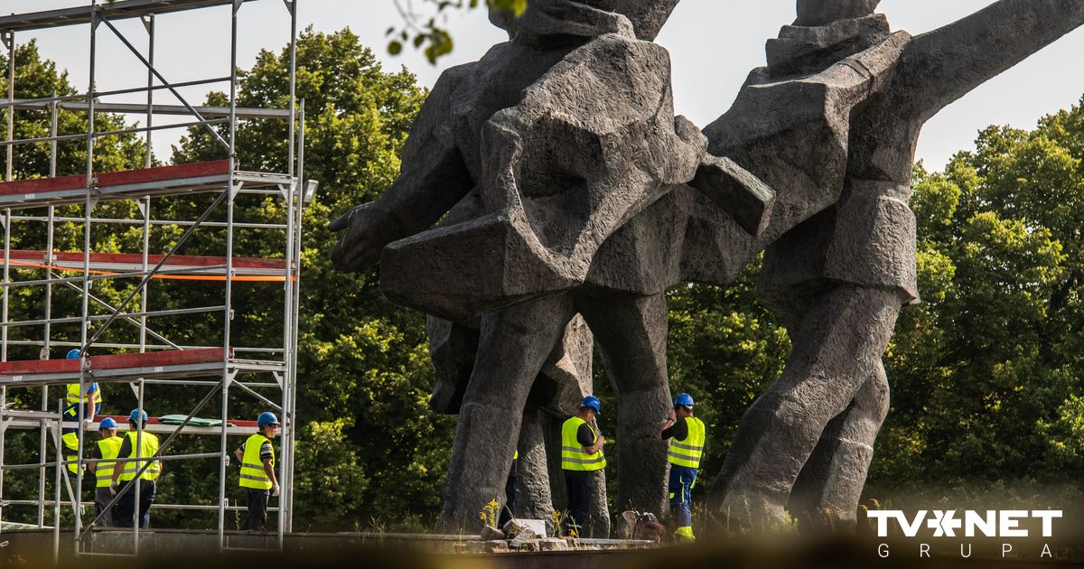Par Rīgā uzsākto PSRS okupācijas karaspēka pieminekļa nojaukšanu ...