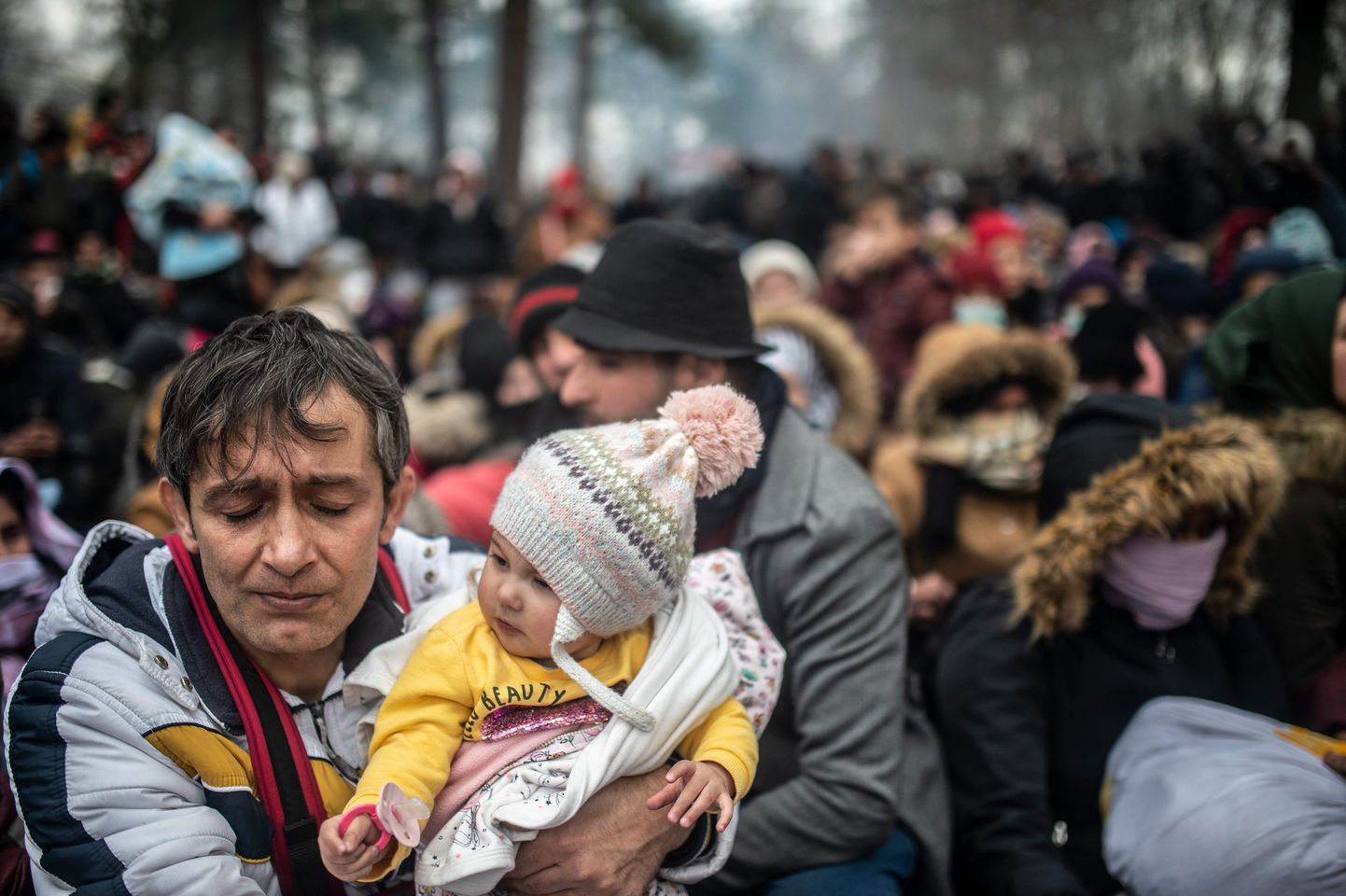 Tūkstošiem imigrantu pulcējas uz Turcijas - Grieķijas robežas