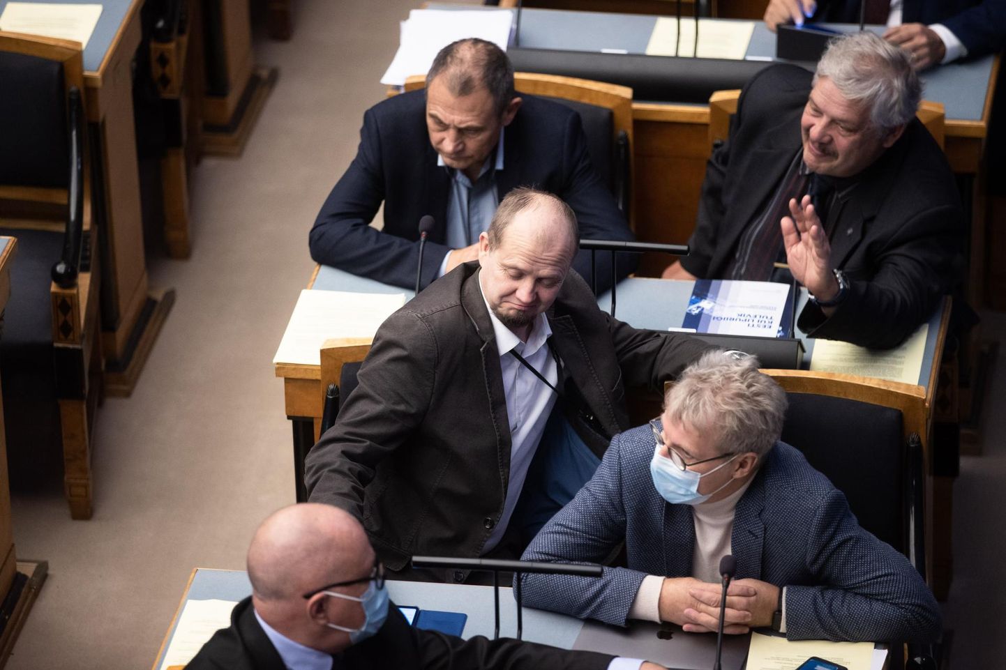 Депутат парламента Анти Пооламетс (в центре) также является депутатом Раквереского городского собрания и принимает участие в местной политике.