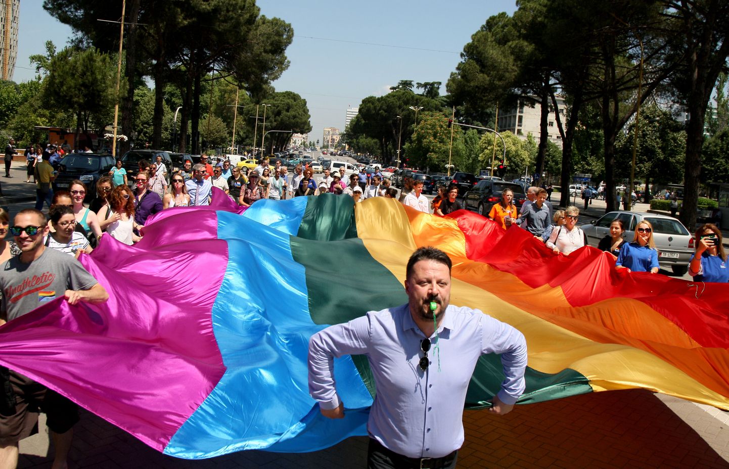 Albaania geiparaad 2015. aastal. Tänavune Tirana Pride toimus koroonaviiruse tõttu virtuaalselt.