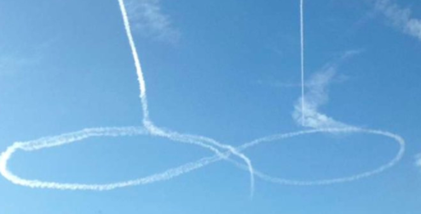 USA sõjalennuk joonistas taevasse fallilise sümboli.