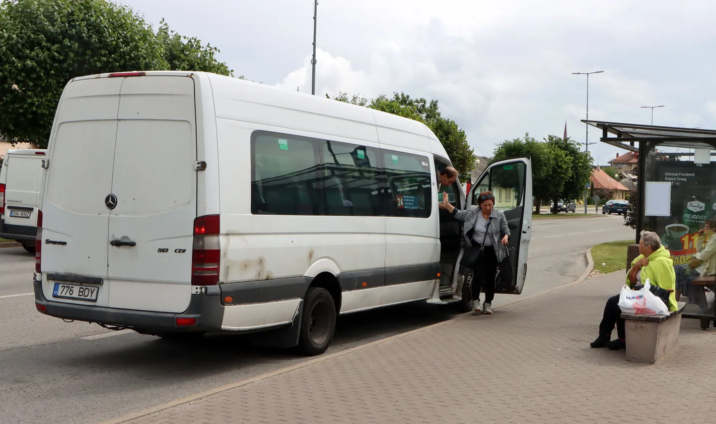 Mikrobuss. Foto on illustratiivne.