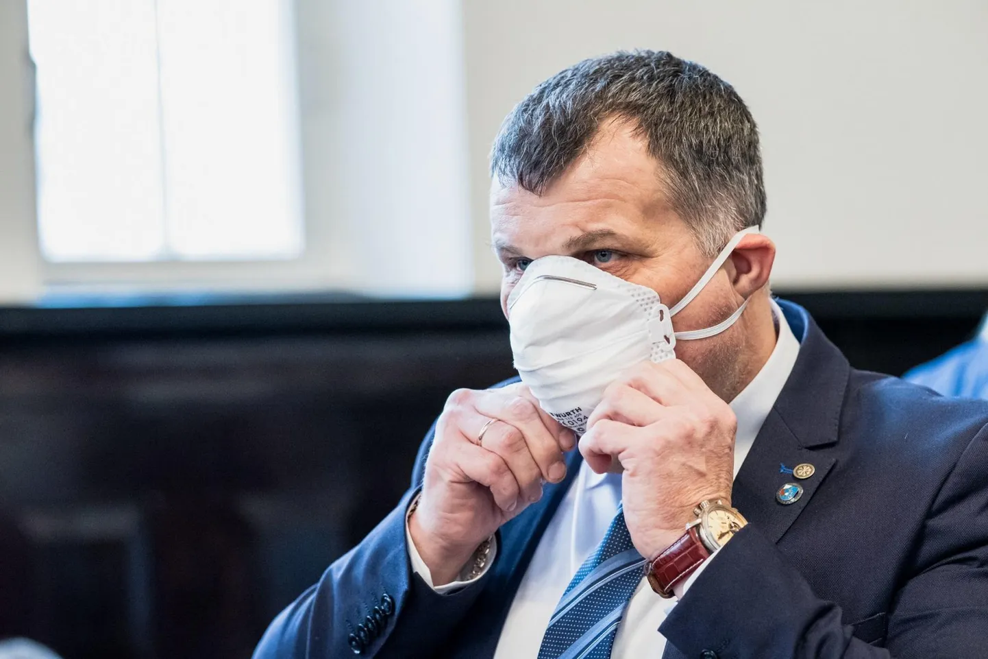 Eeskujulik linnavolinik võttis istungil kasutusele koroonaviiruse vastase meetme.