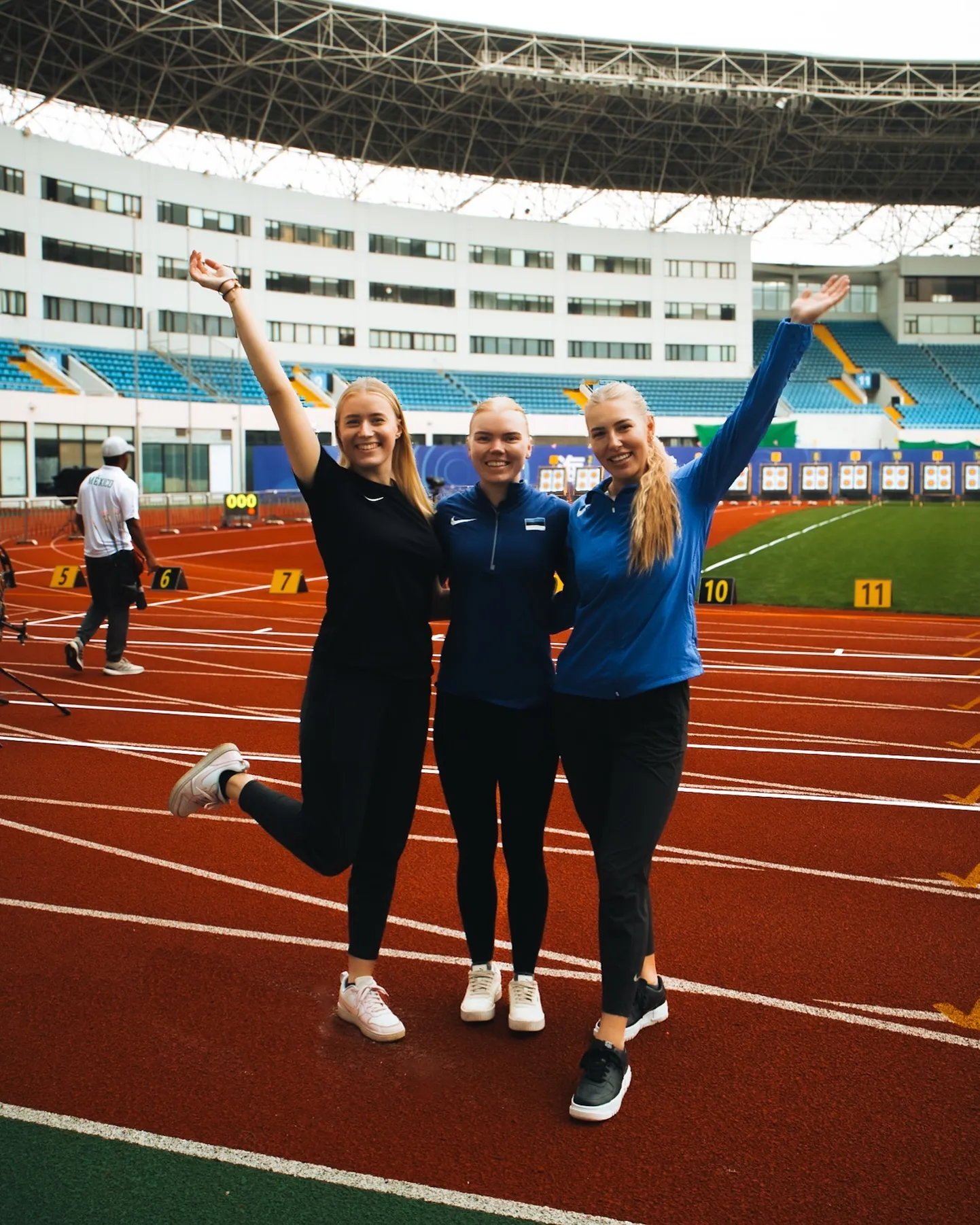 Женская сборная Эстонии по стрельбе из лука на этапе КМ в Шанхае.