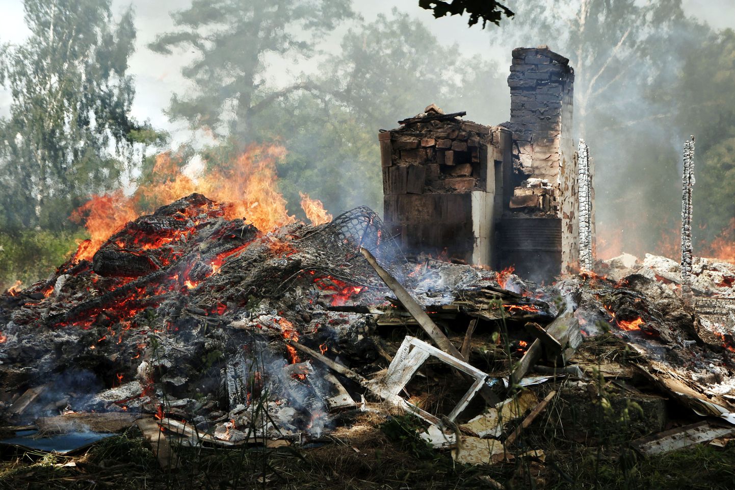 Pärnumaal Taali külas põles mahajäetud talumaja.