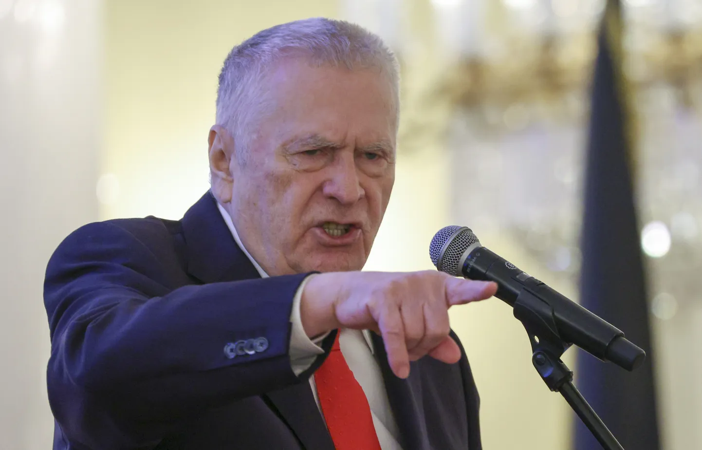Vene liberaaldemokraatide (LDPR) juht Vladimir Žirinovski haigestus raskelt koroonaviirusesse.