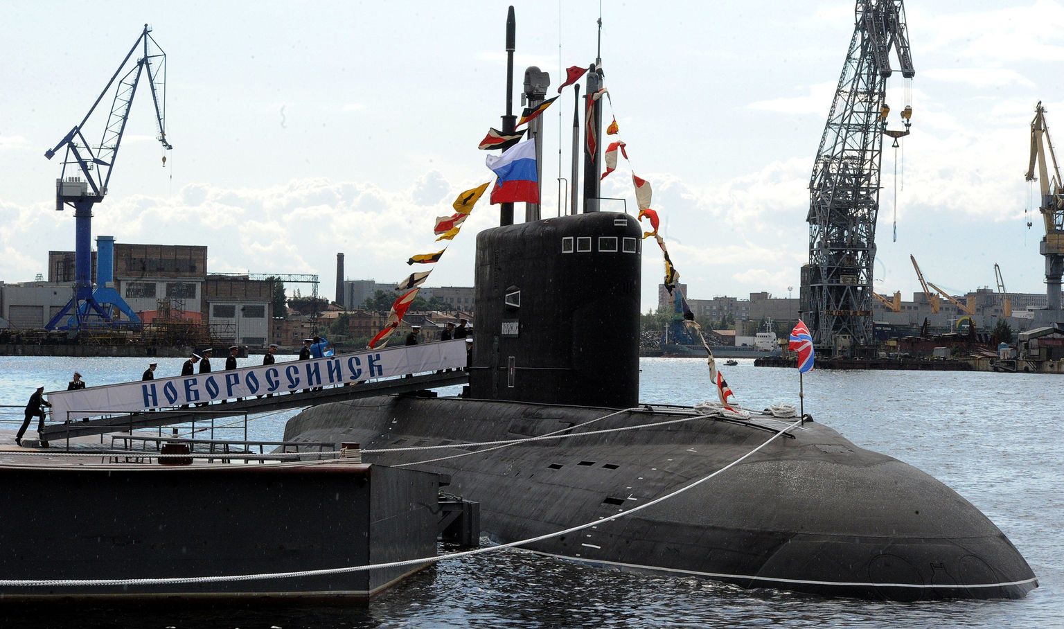 Mullu Peterburis pidulikult vette lastud Venemaa moodne allveelaev Novorossiisk väisas Ceutat kaks kuud tagasi.