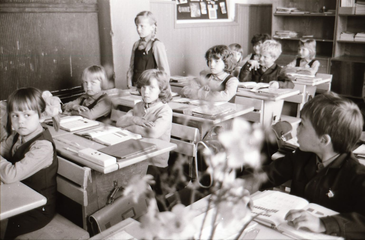 Retrogalerii: Salme algkooli lapsed 1987. aastal.