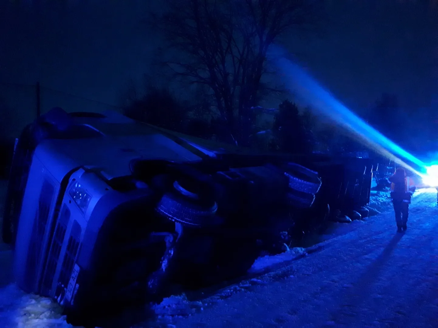 Kraavi sõitnud veok.