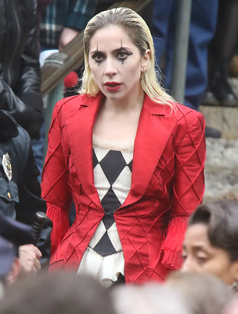 Lady Gaga filmi «Jokker: Folie à Deux» võtetel.